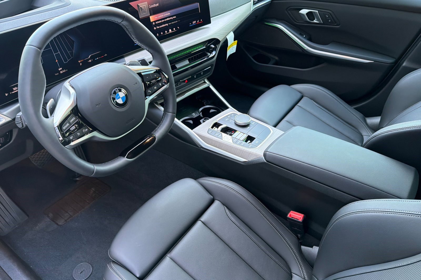 Used 2025 BMW 330i Sedan w/ Premium Package image 11