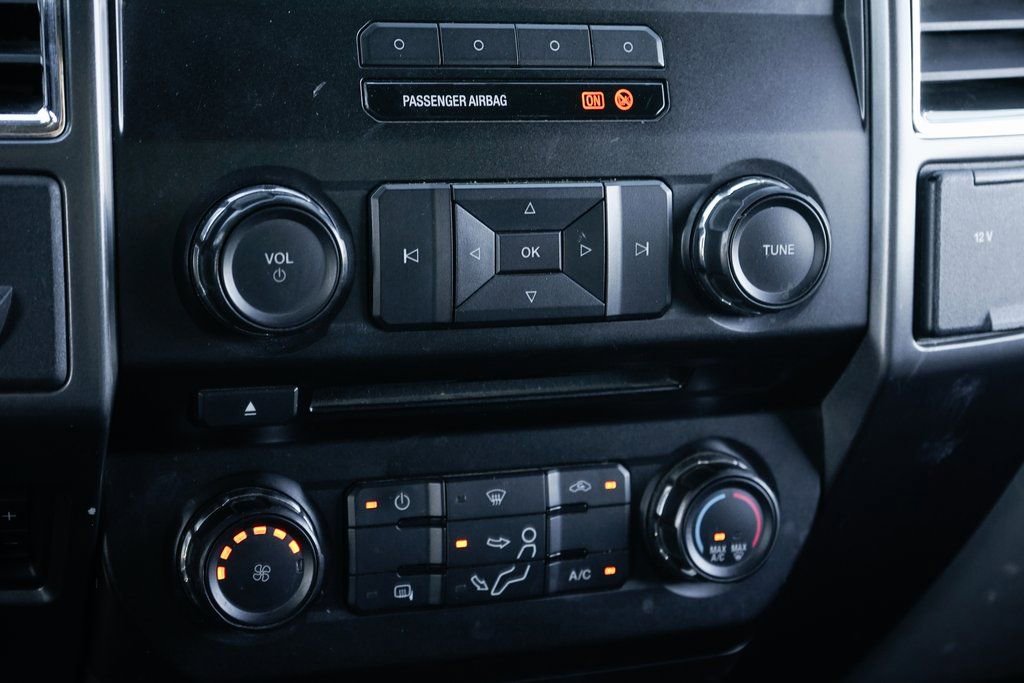 Used 2017 Ford F550 2WD Regular Cab Super Duty image 34