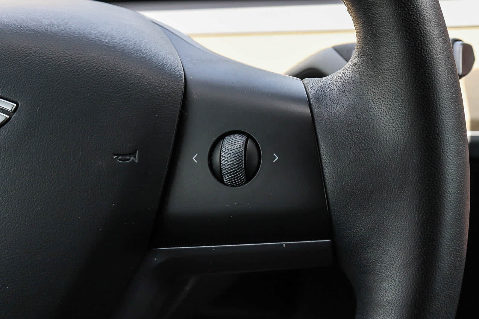 Used 2022 Tesla Model Y Long Range AWD/4WD image 21