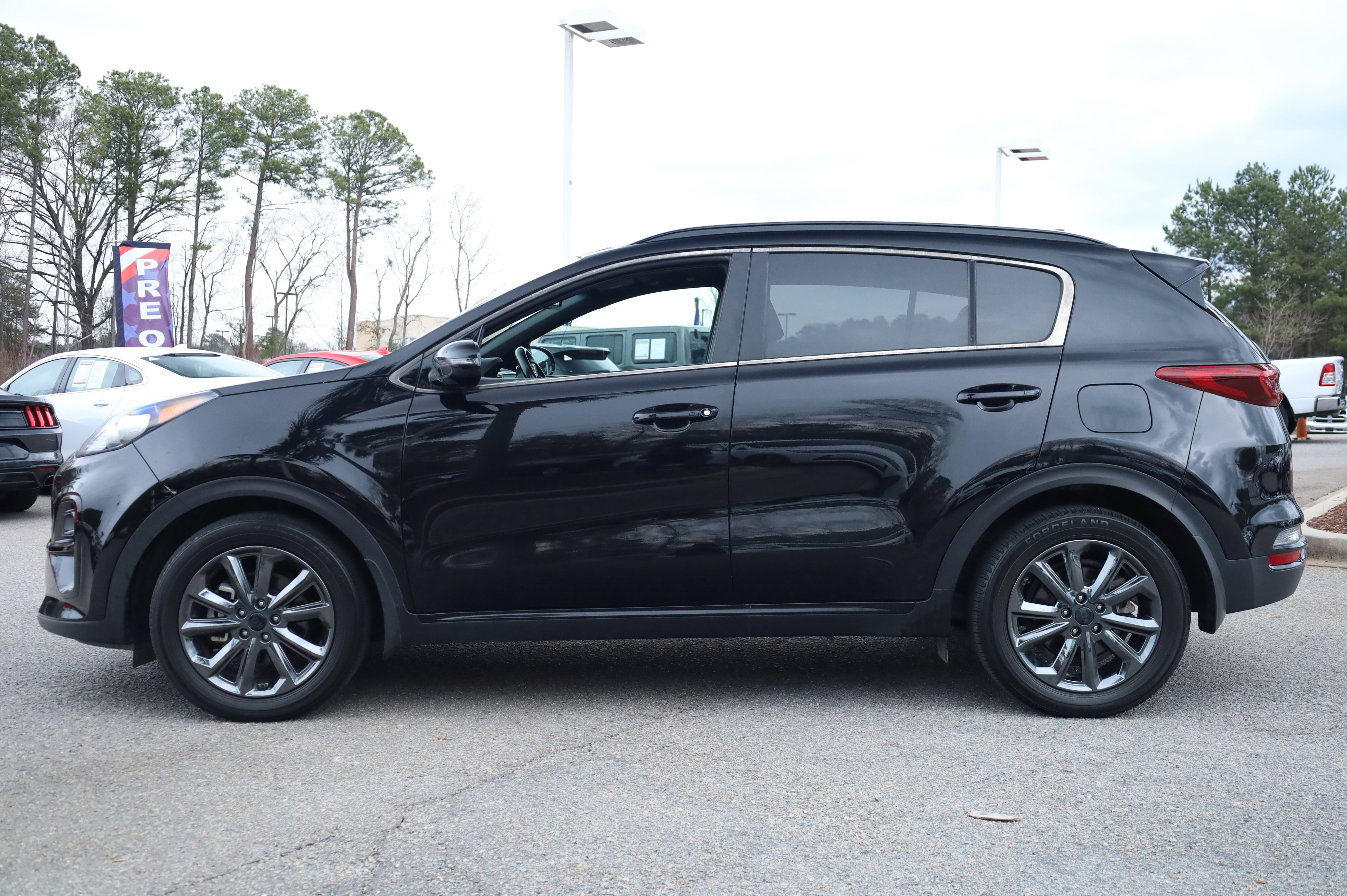 Used 2021 Kia Sportage S w/ S FWD Premium Package image 2