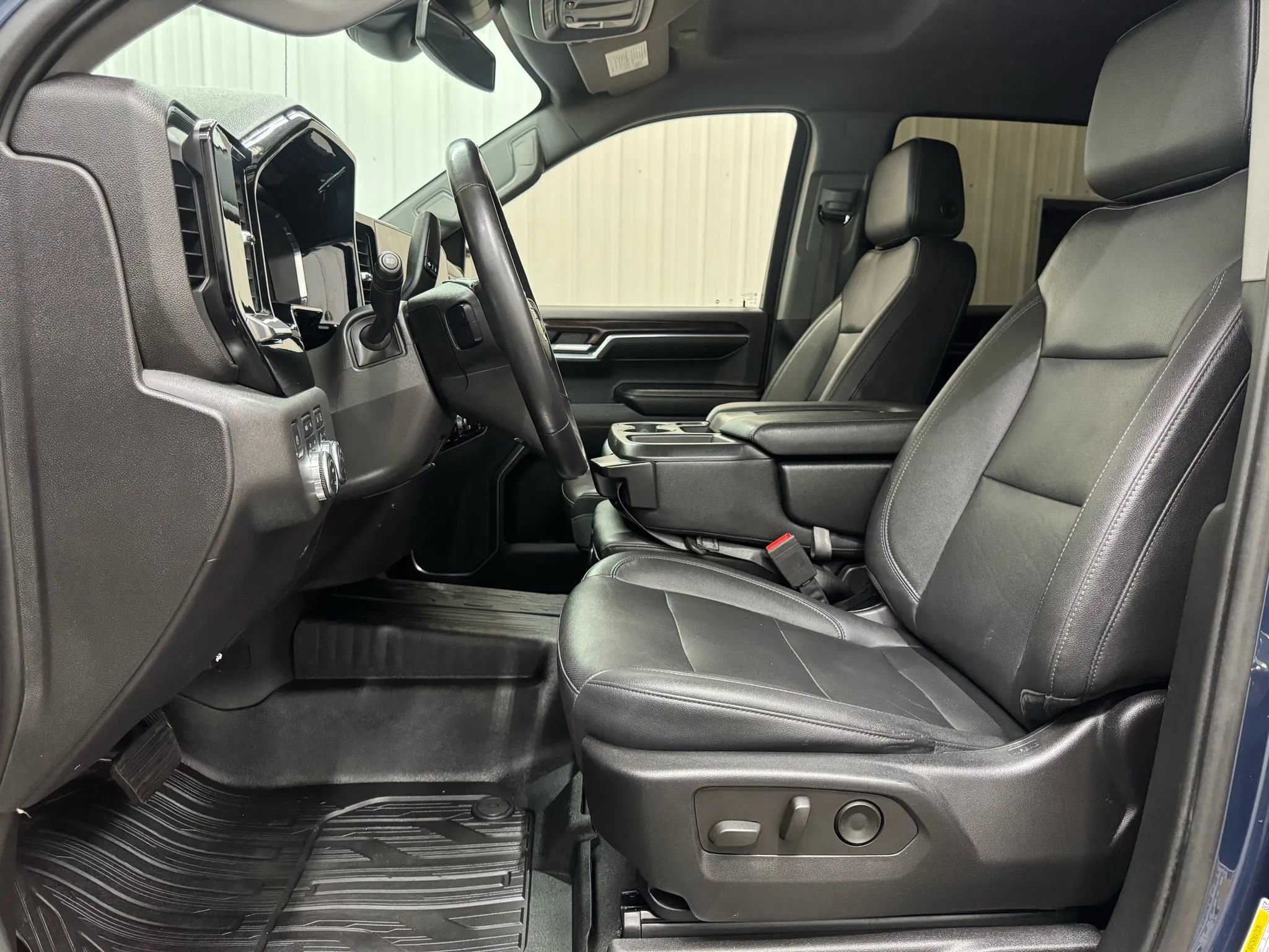 Used 2022 GMC Sierra 1500 SLT image 11