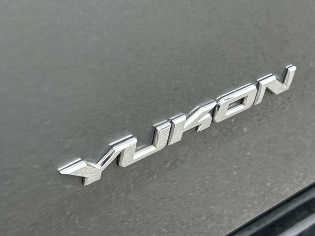 Used 2020 GMC Yukon SLT w/ Open Road Package RWD image 11