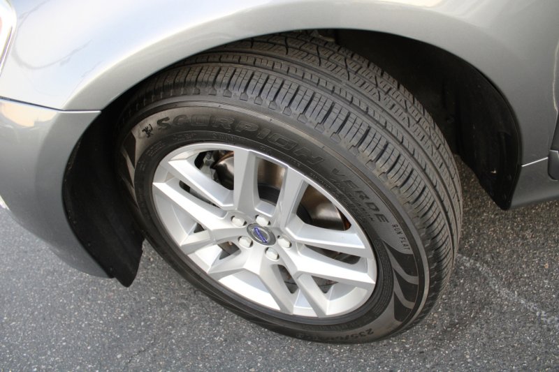 Used 2017 Volvo XC60 T5 w/ Tailgate Package image 19