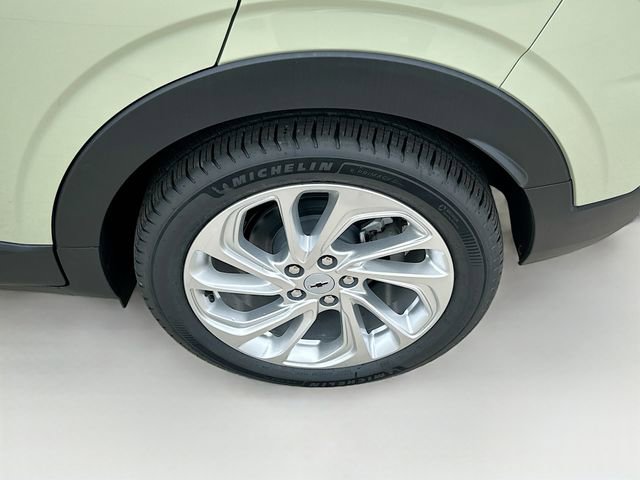 New 2027 Chevrolet Bolt LT FWD image 32
