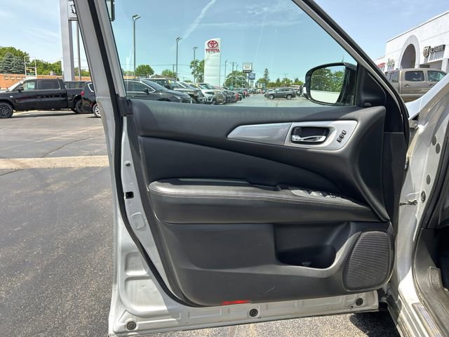 Used 2017 Nissan Pathfinder SL w/ SL Tech Package AWD/4WD image 40