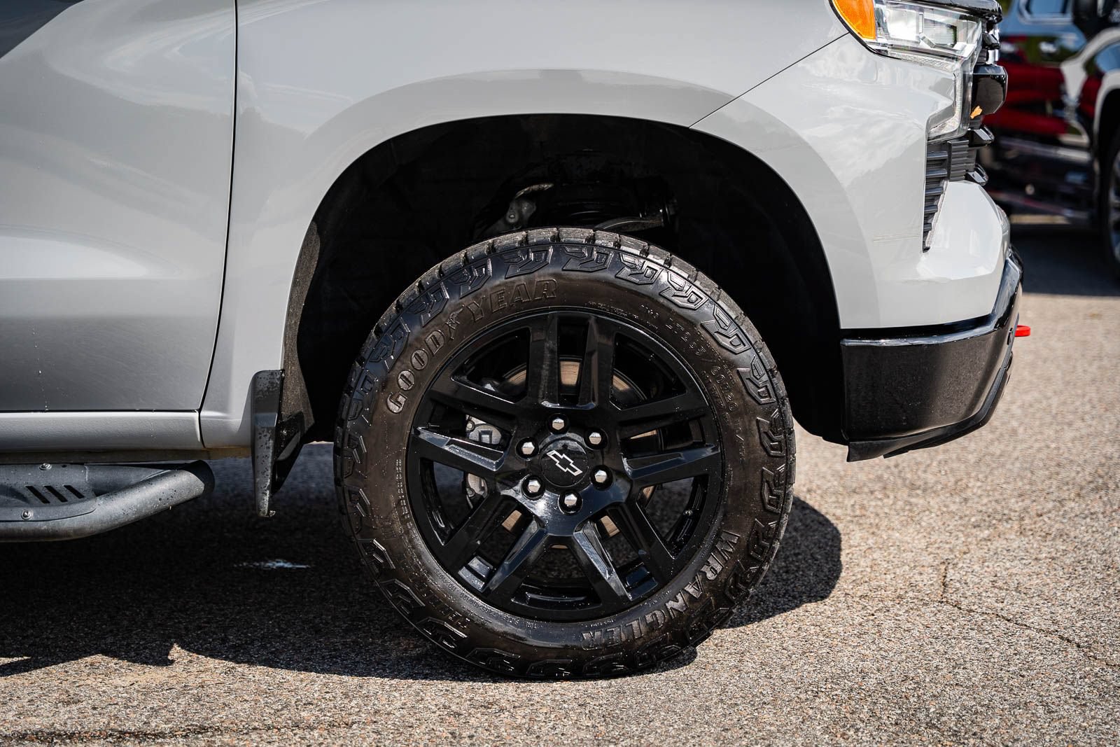Used 2024 Chevrolet Silverado 1500 LT Trail Boss w/ Convenience Package II AWD/4WD image 9