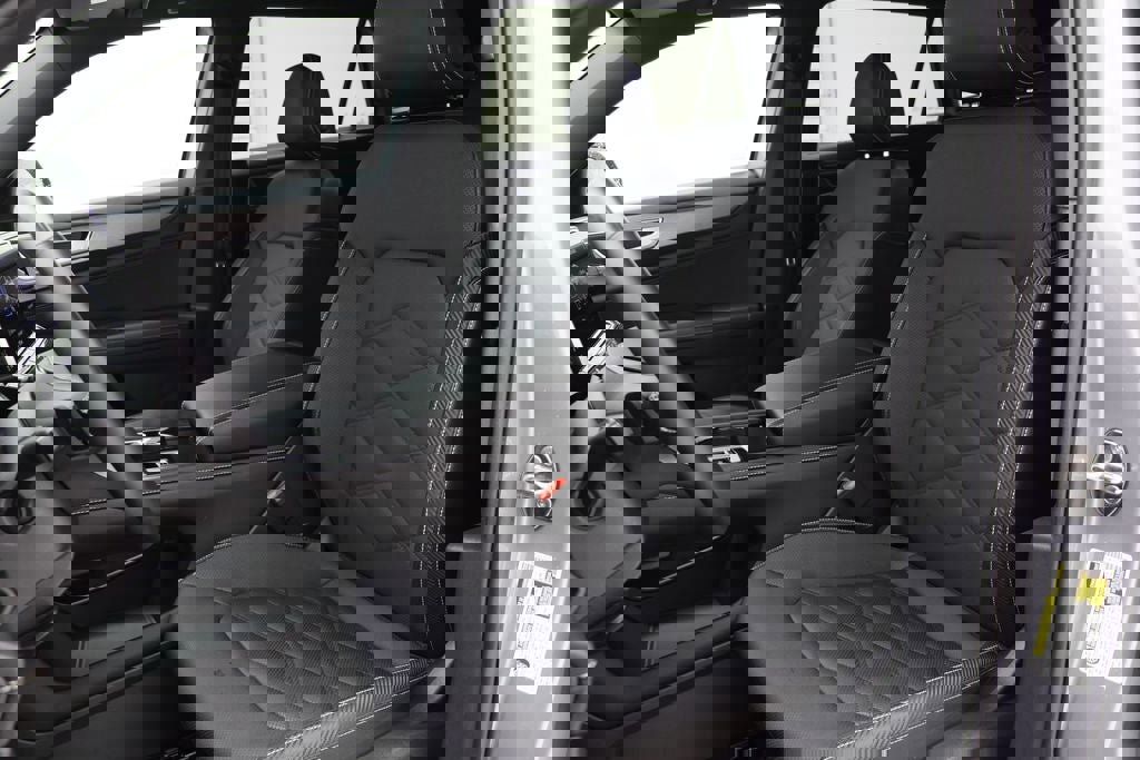 Used 2025 Volkswagen Atlas Cross Sport SE image 17