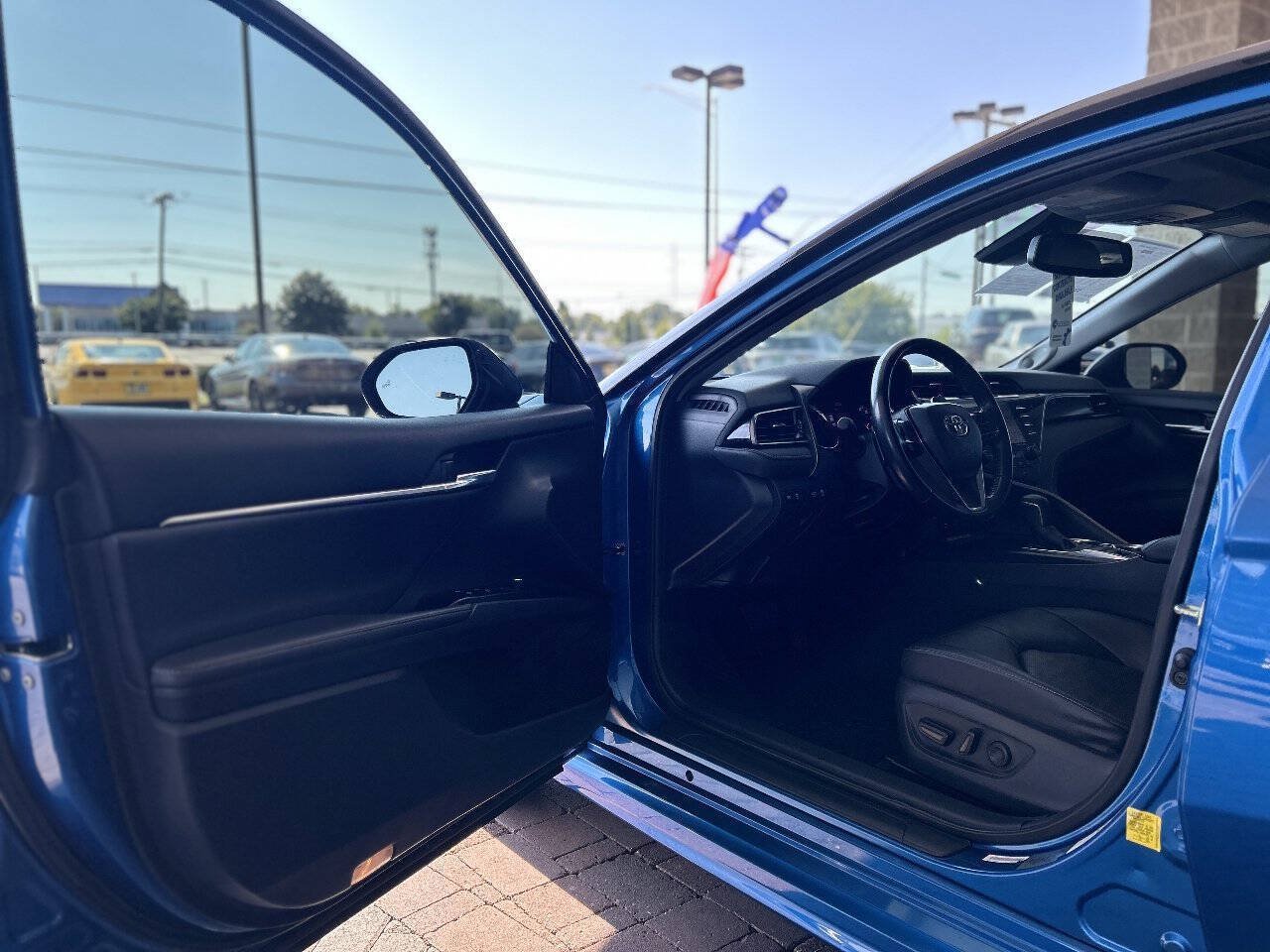 Used 2019 Toyota Camry XSE w/ Navigation Package FWD image 36