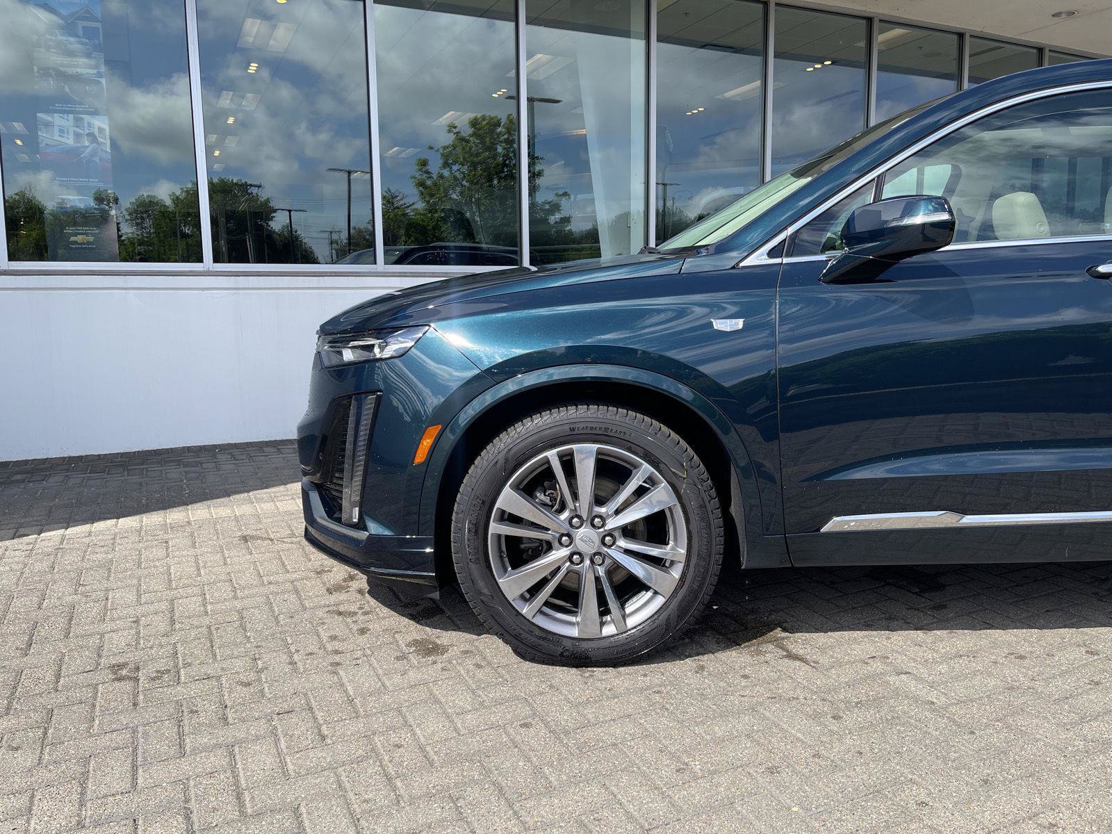 Used 2024 Cadillac XT6 Premium Luxury w/ LPO, Floor Liner Package AWD/4WD image 9