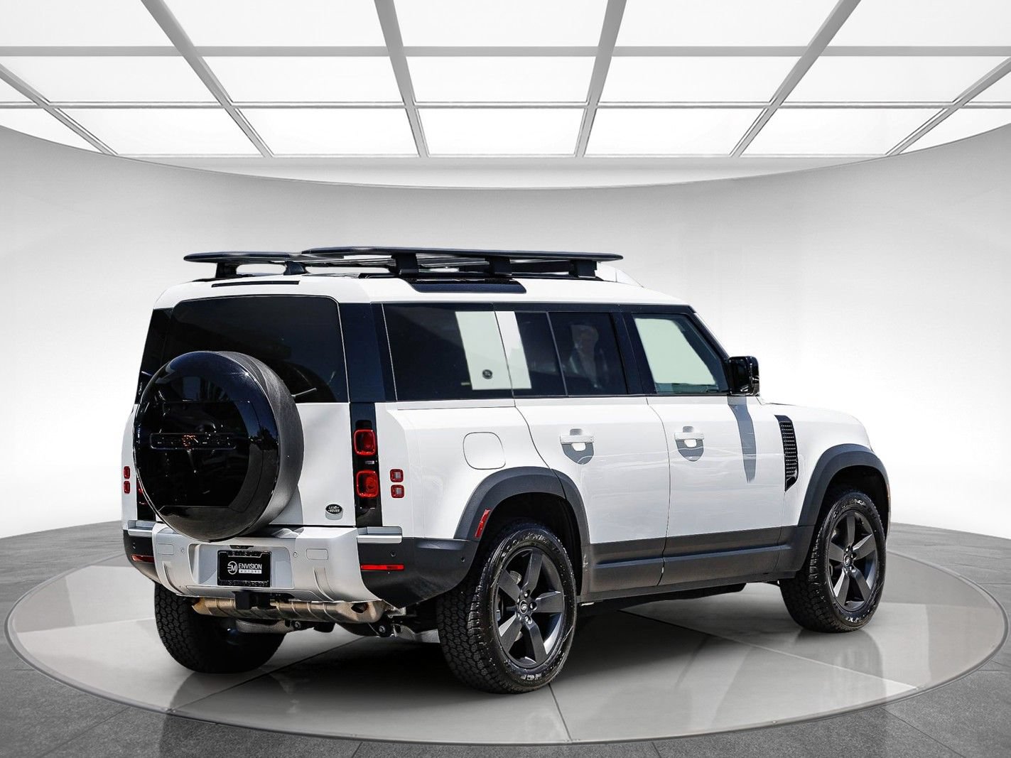 Used 2023 Land Rover Defender 110 S AWD/4WD image 4