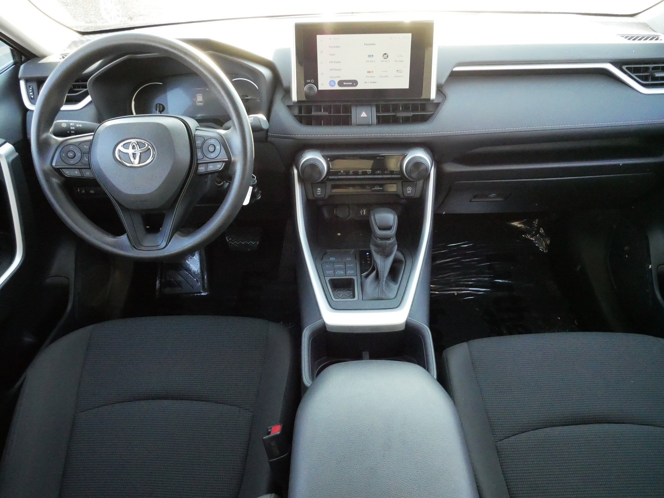 Certified 2025 Toyota RAV4 LE image 10