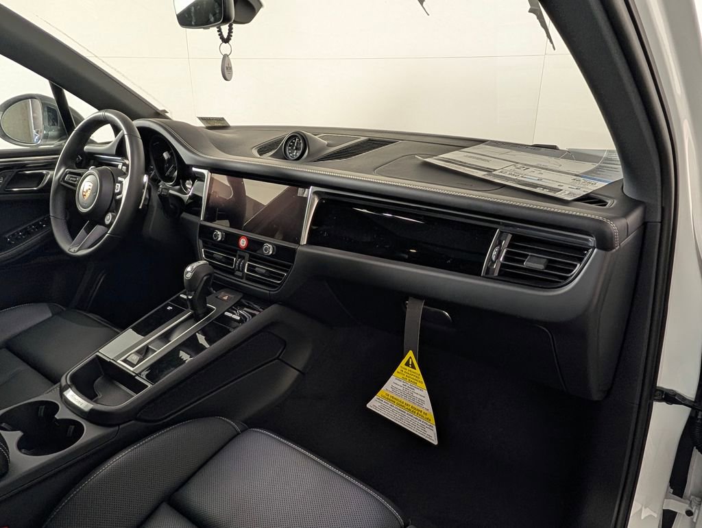 New 2026 Porsche Macan Turbo image 19