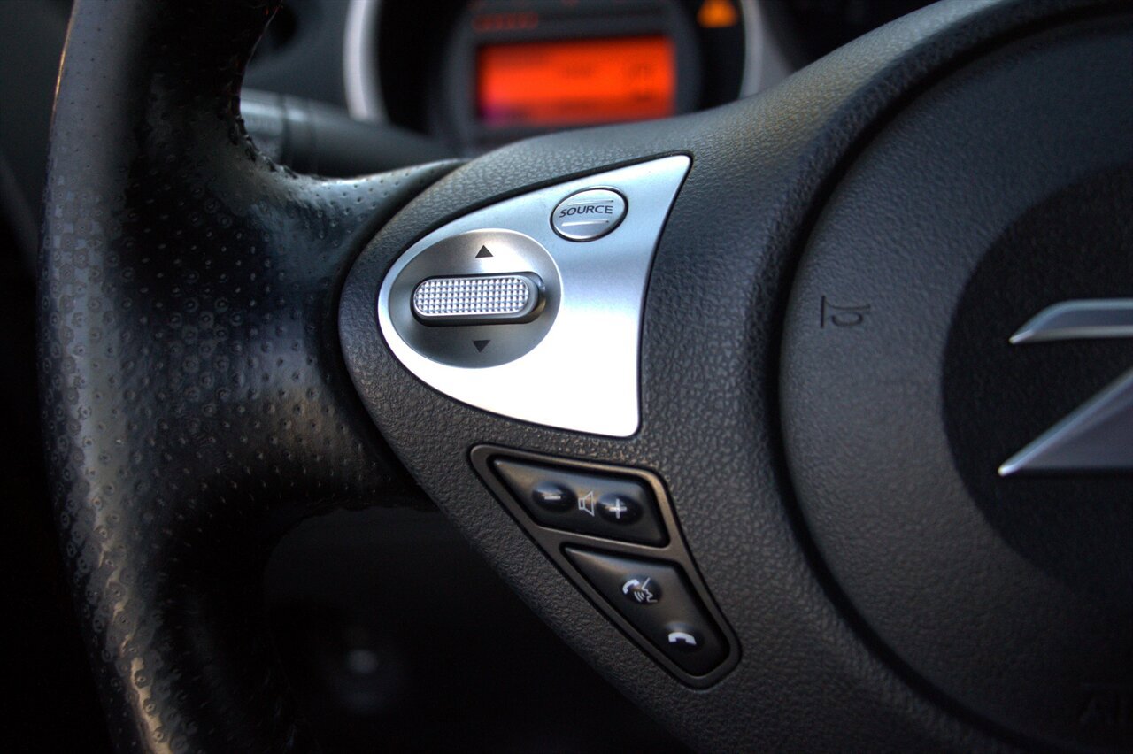 Used 2019 Nissan 370Z Coupe RWD image 13