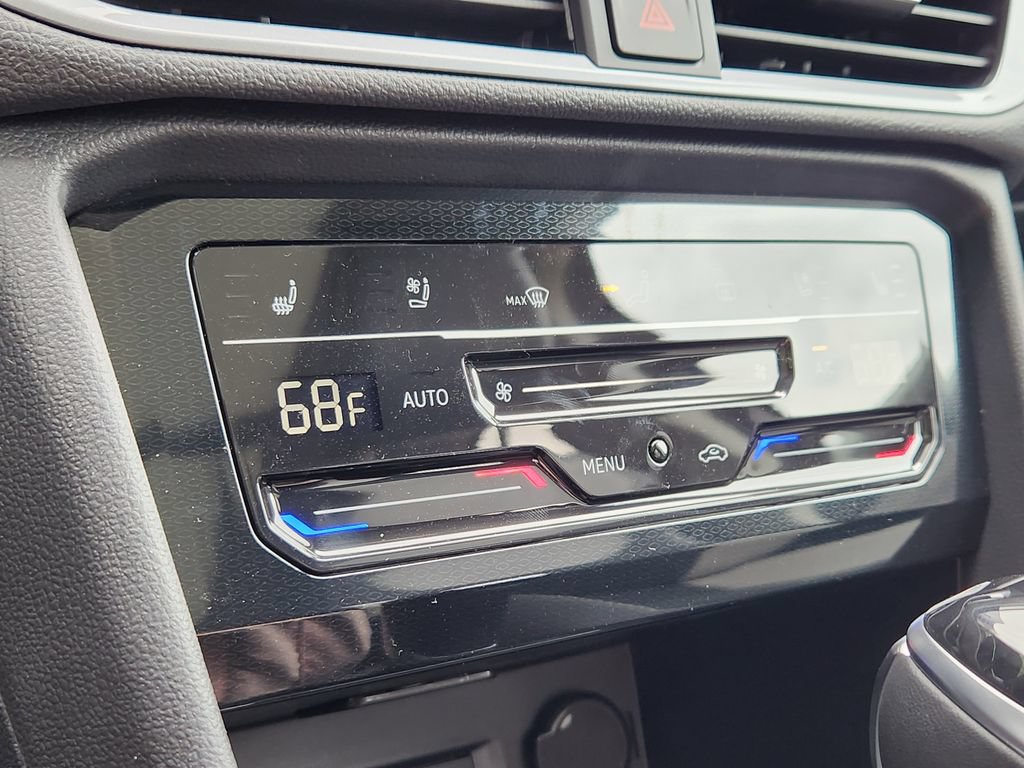 New 2026 Volkswagen Taos SEL AWD/4WD image 9