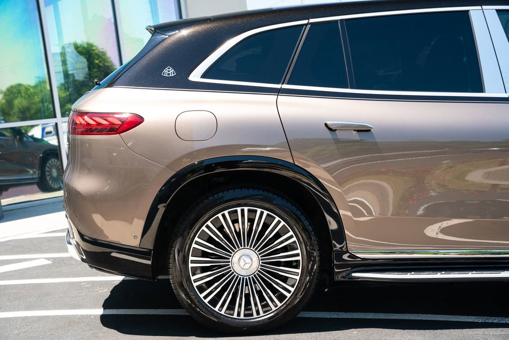 Used 2024 Mercedes-Benz Maybach EQS 680 4MATIC image 11