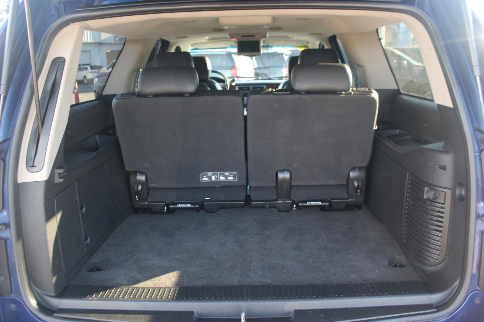 Used 2012 Chevrolet Suburban LTZ image 12