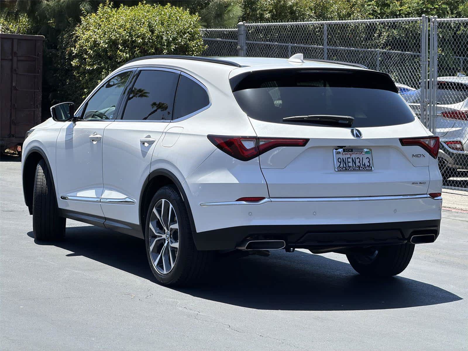 Used 2024 Acura MDX SH-AWD w/ Technology Package image 5