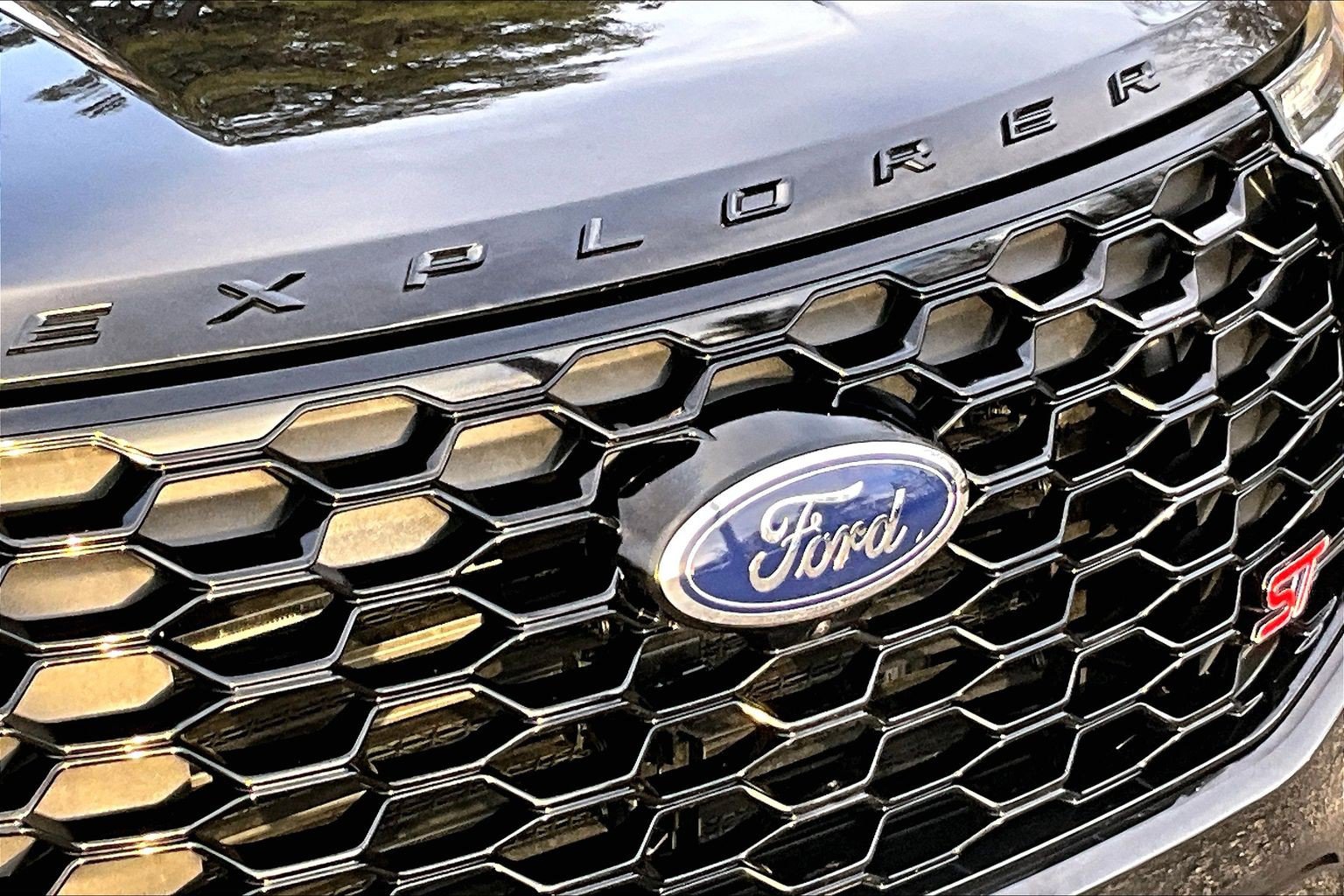 Used 2025 Ford Explorer ST AWD/4WD image 28