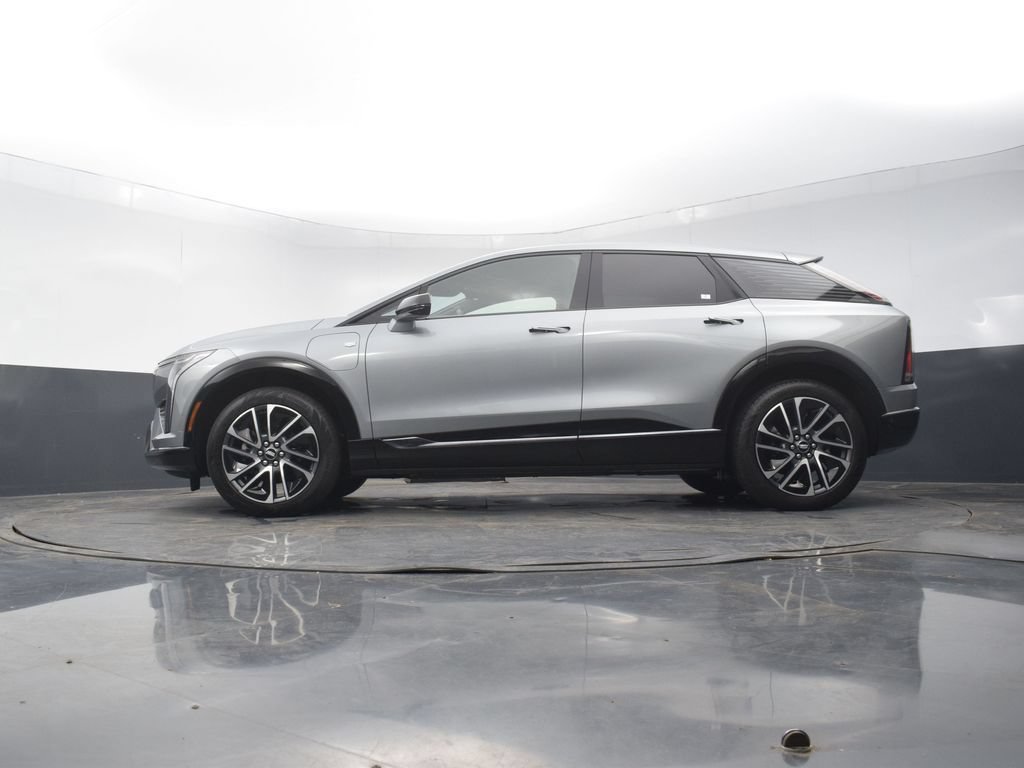 Used 2025 Cadillac Optiq Sport 2 w/ LPO, Floor Liner Package AWD/4WD image 44