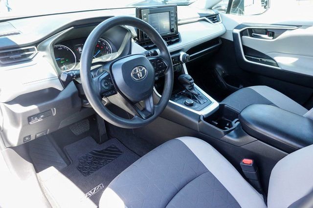 Used 2022 Toyota RAV4 XLE image 13