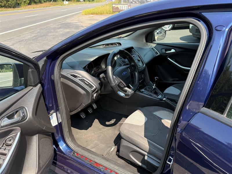 Used 2016 Ford Focus ST image 11