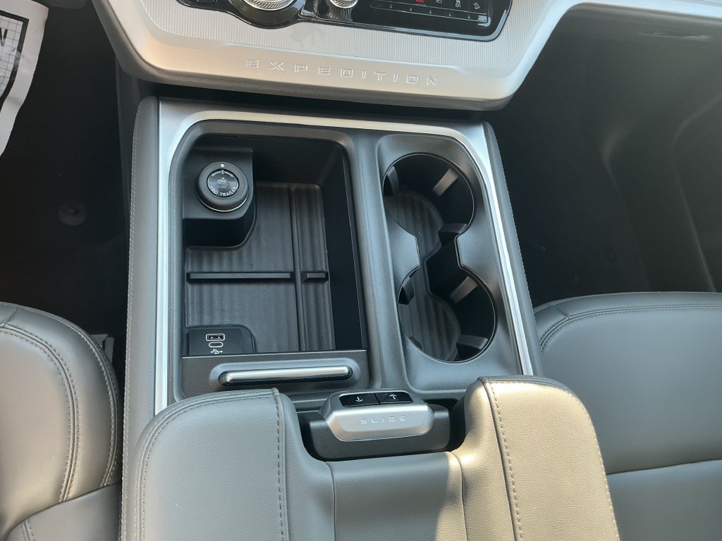 New 2026 Ford Expedition Active AWD/4WD image 27