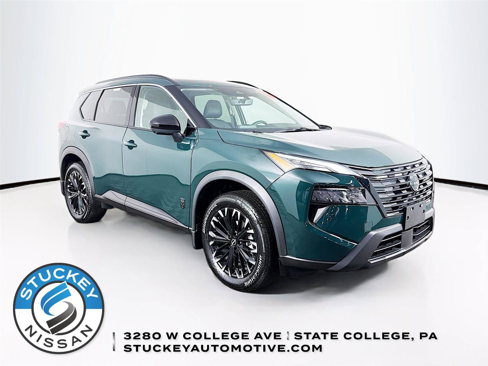 Used 2026 Nissan Rogue Dark Armor AWD/4WD image 1