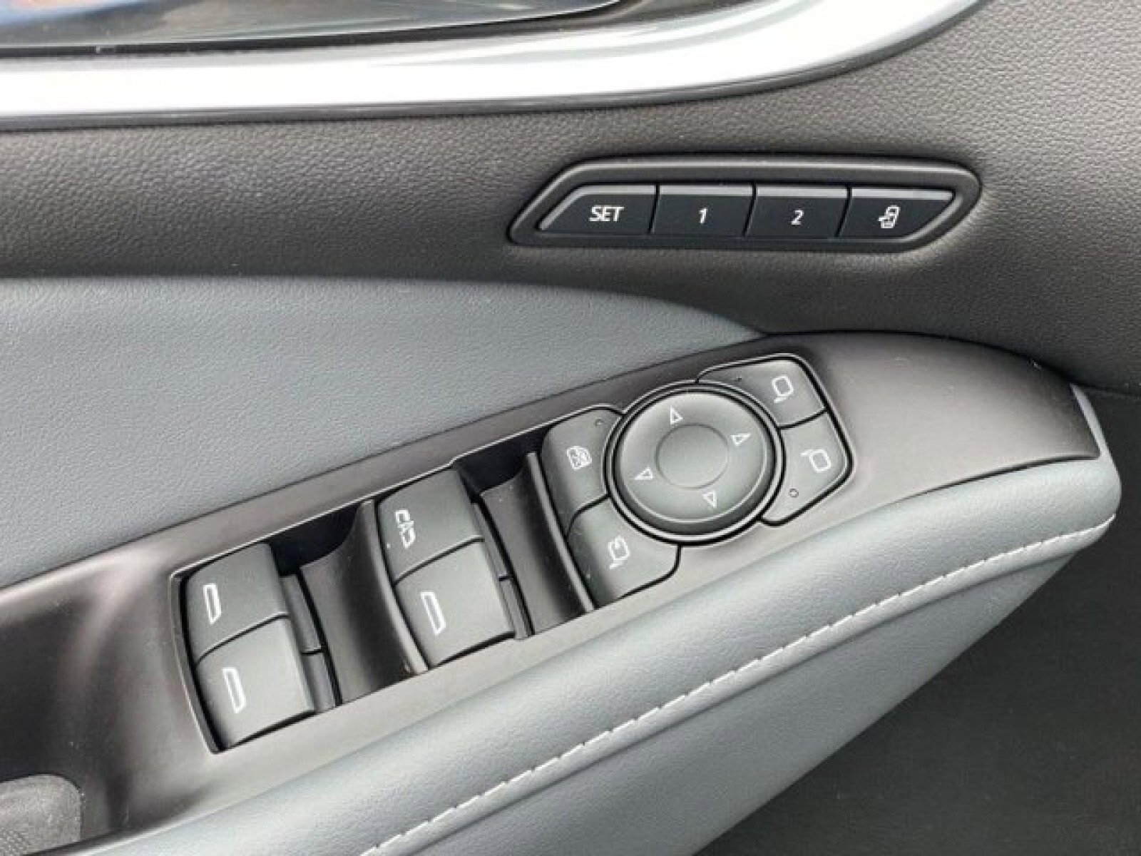 Used 2020 Buick Enclave Premium w/ Surround and Sites Package image 38