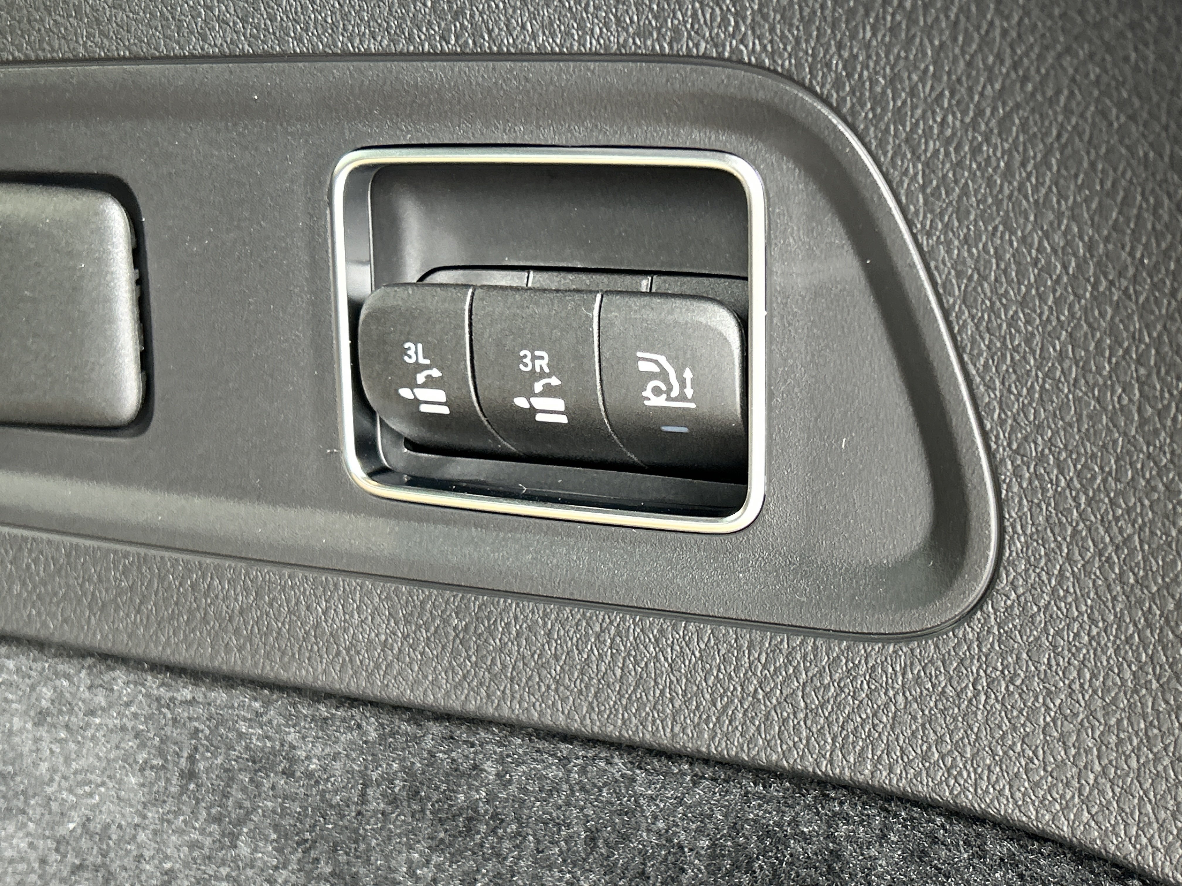 New 2026 Mercedes-Benz GLS 580 4MATIC image 11