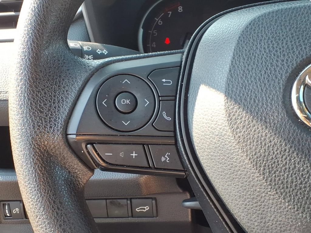 Used 2024 Toyota RAV4 XLE w/ Convenience Package FWD image 28