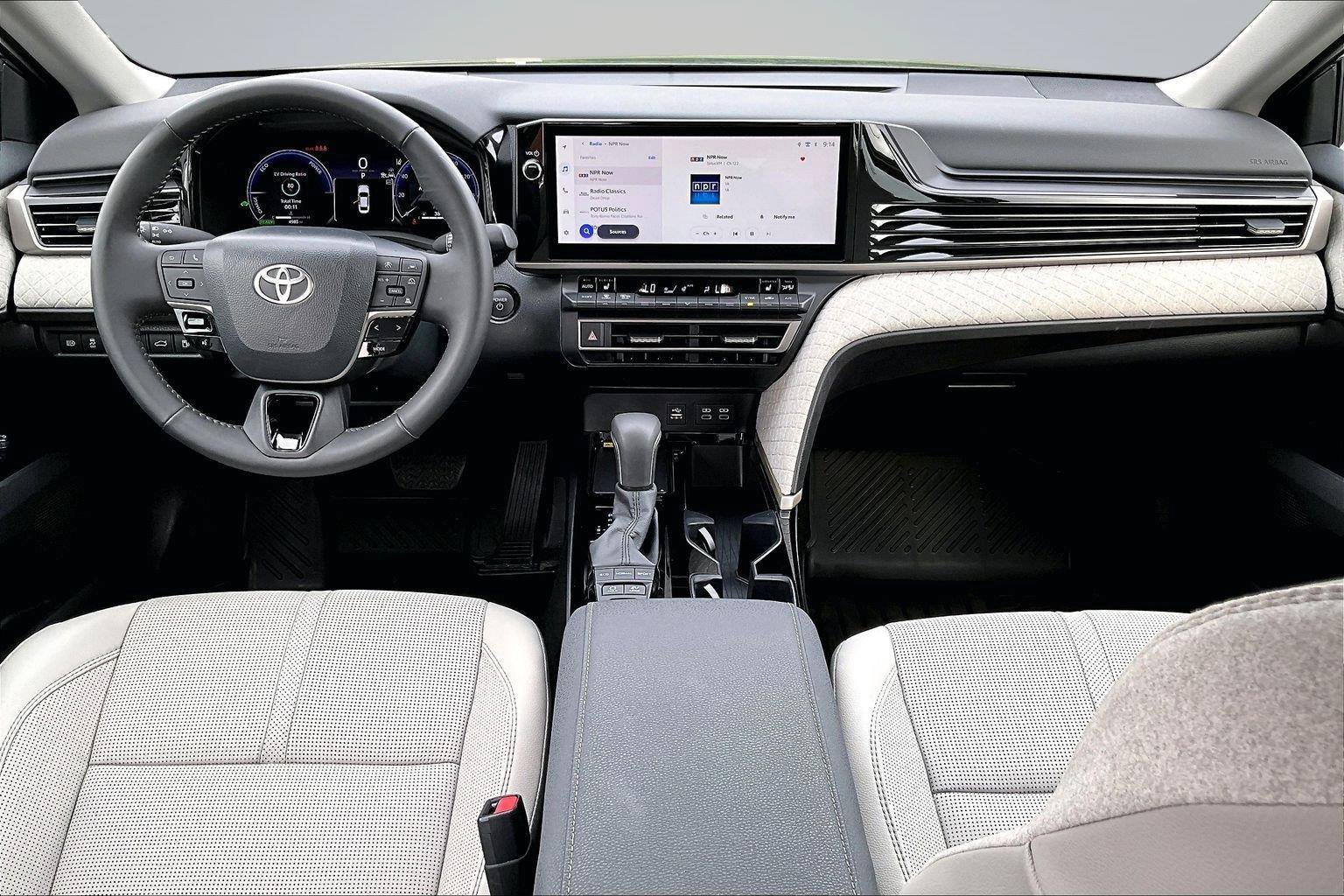 Used 2026 Toyota Camry XLE AWD/4WD image 17