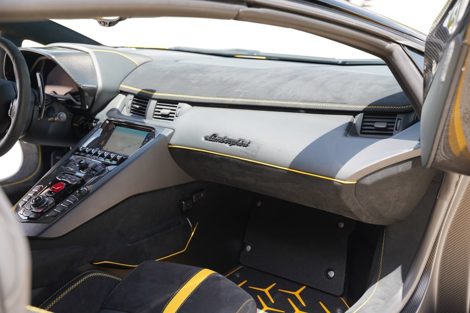 Used 2021 Lamborghini Aventador SVJ AWD/4WD image 72