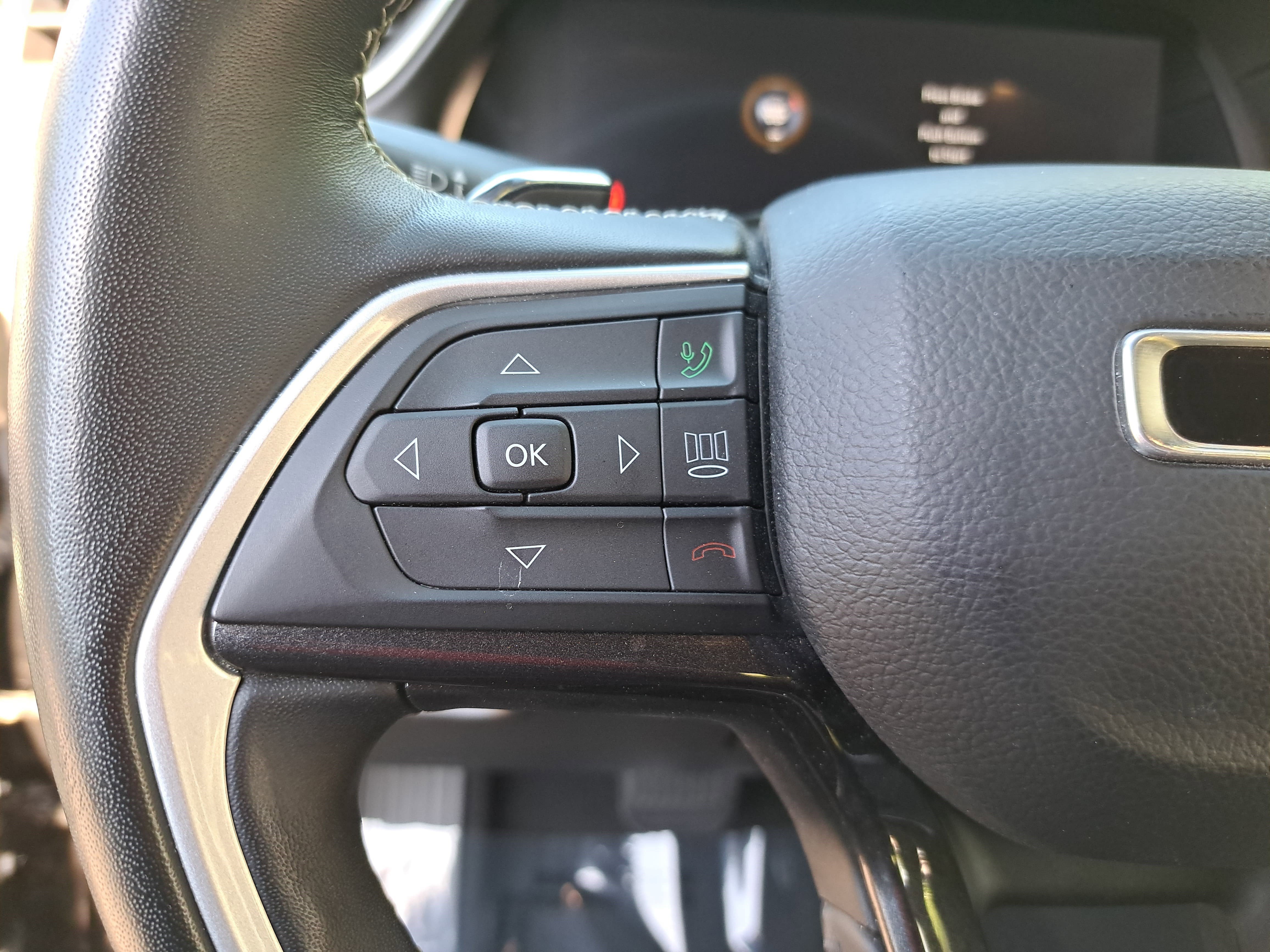 Used 2022 Jeep Grand Cherokee Altitude AWD/4WD image 17