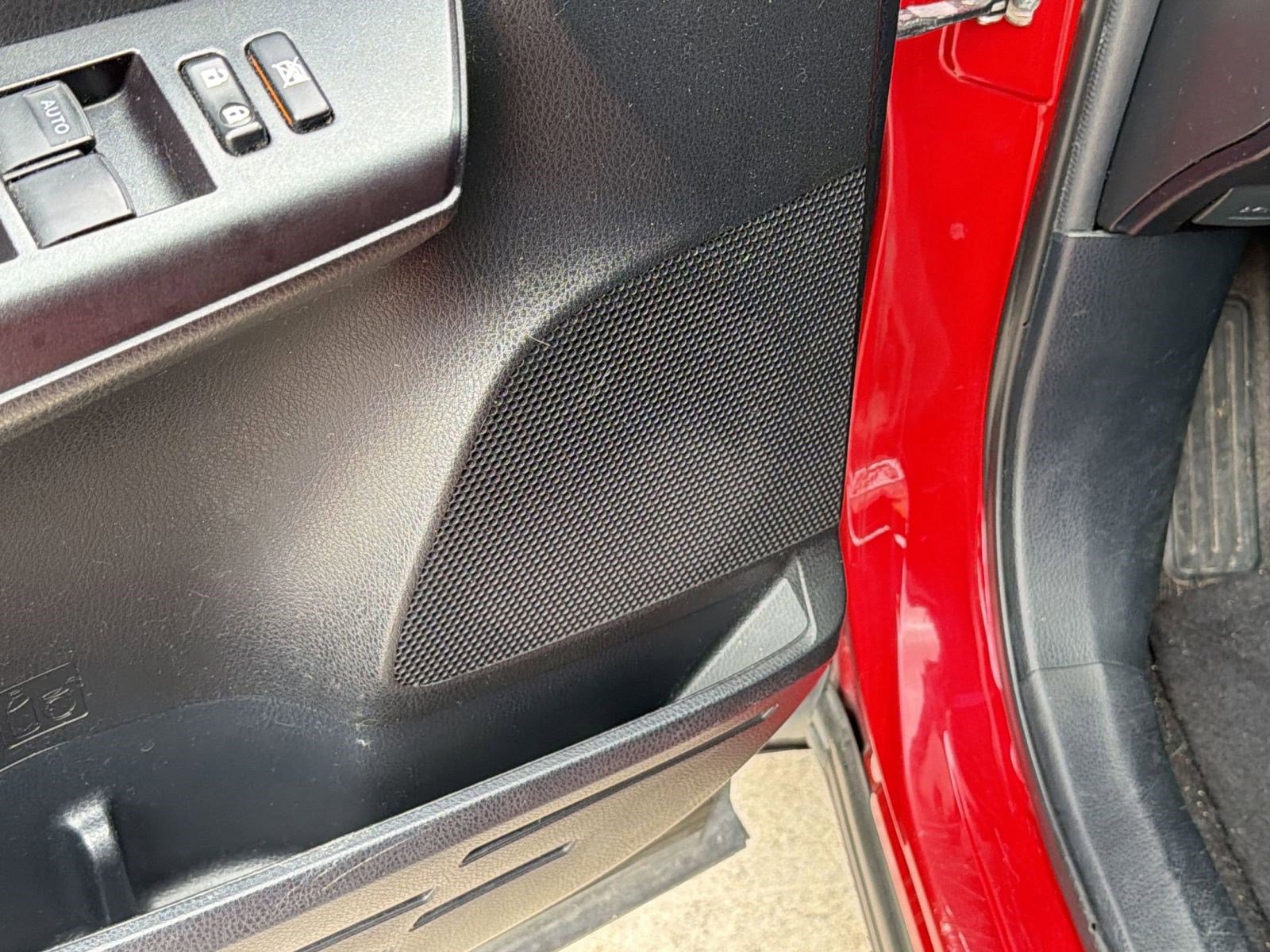 Used 2016 Toyota RAV4 LE FWD image 25