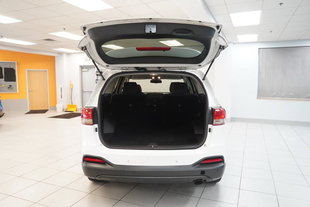 Used 2016 Kia Sorento FWD w/ LX Convenience Package image 9