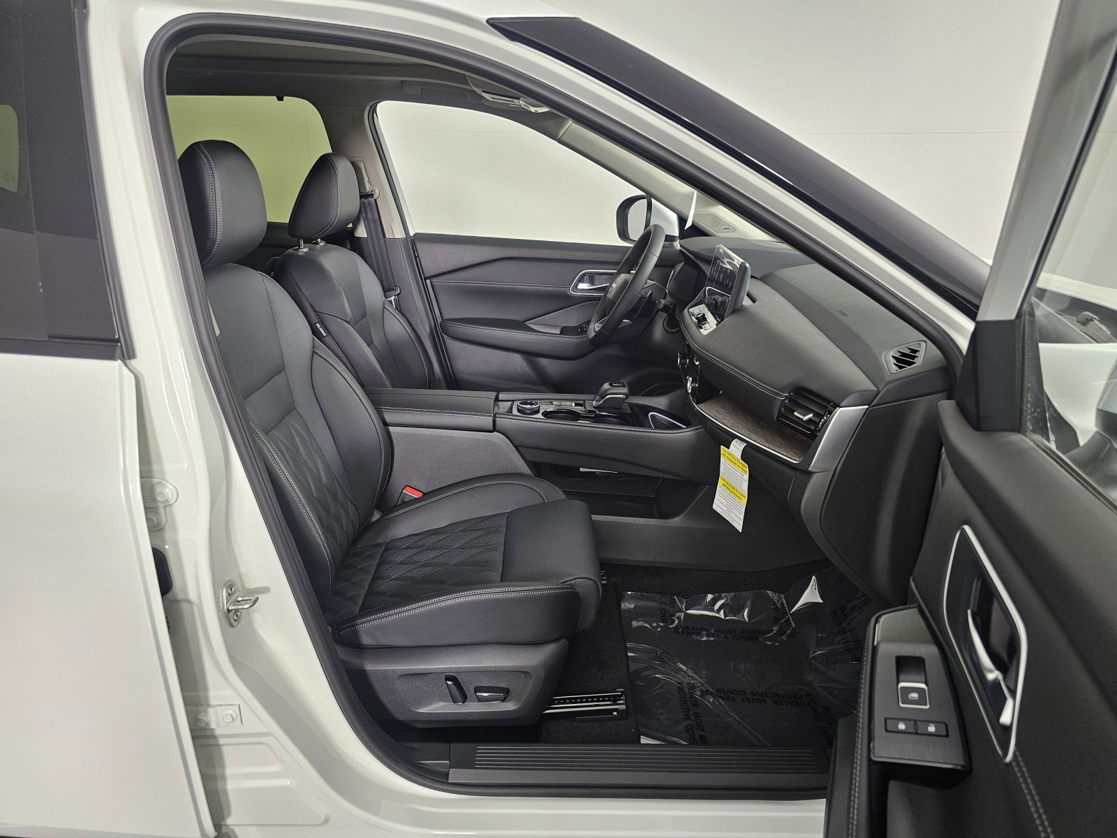 New 2026 Nissan Rogue Platinum image 12