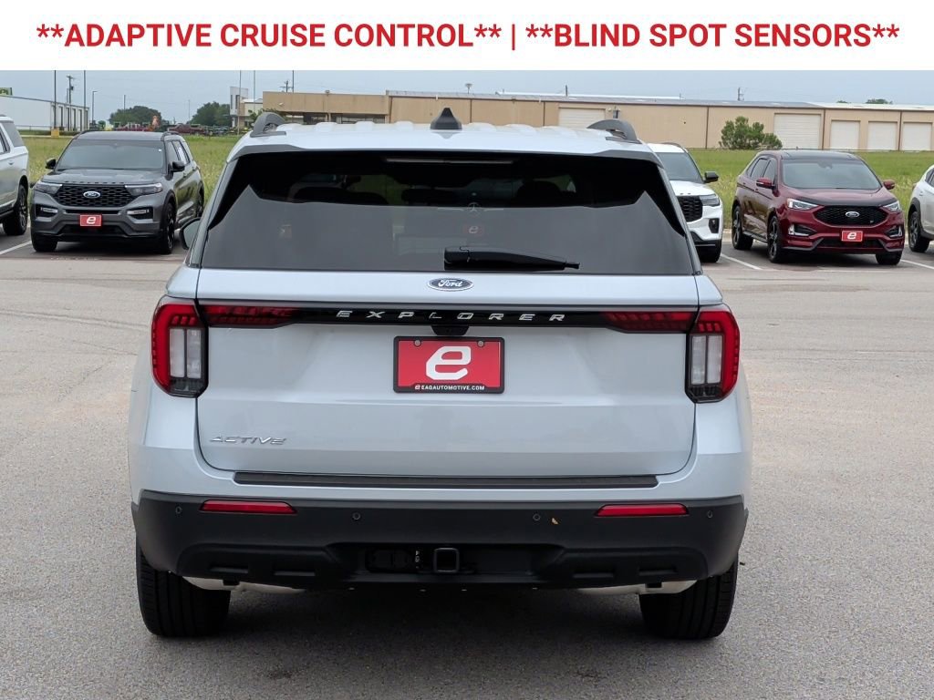 New 2026 Ford Explorer Active RWD image 7