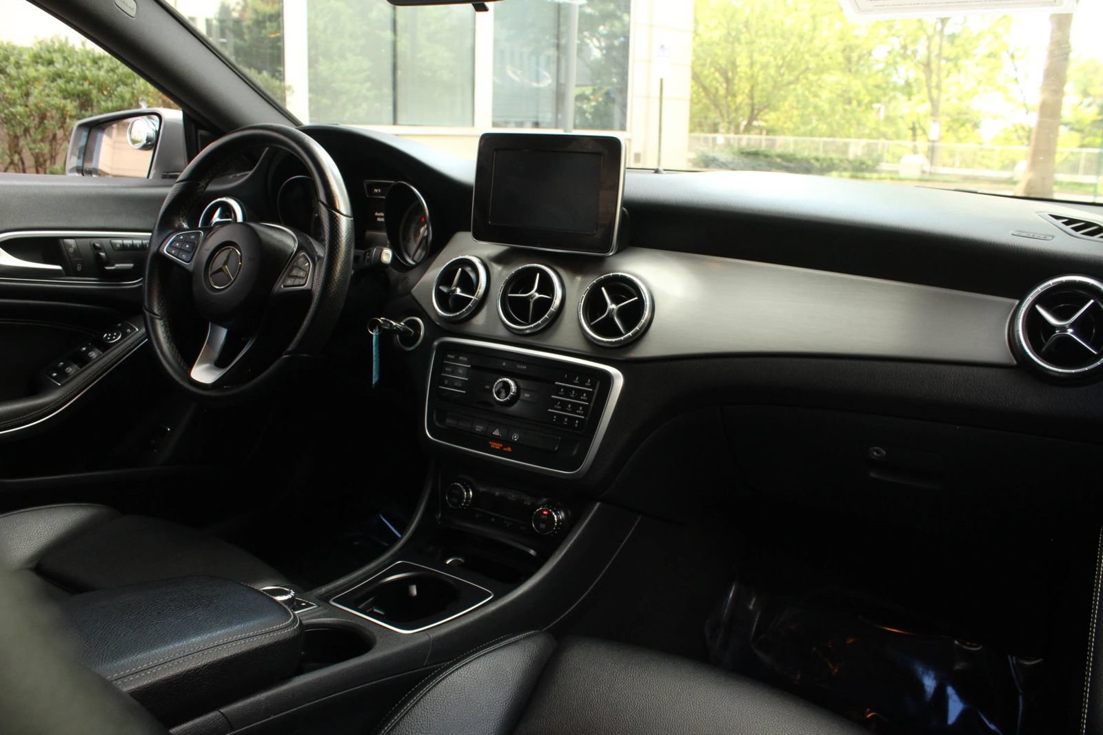 Used 2016 Mercedes-Benz CLA 250 image 24