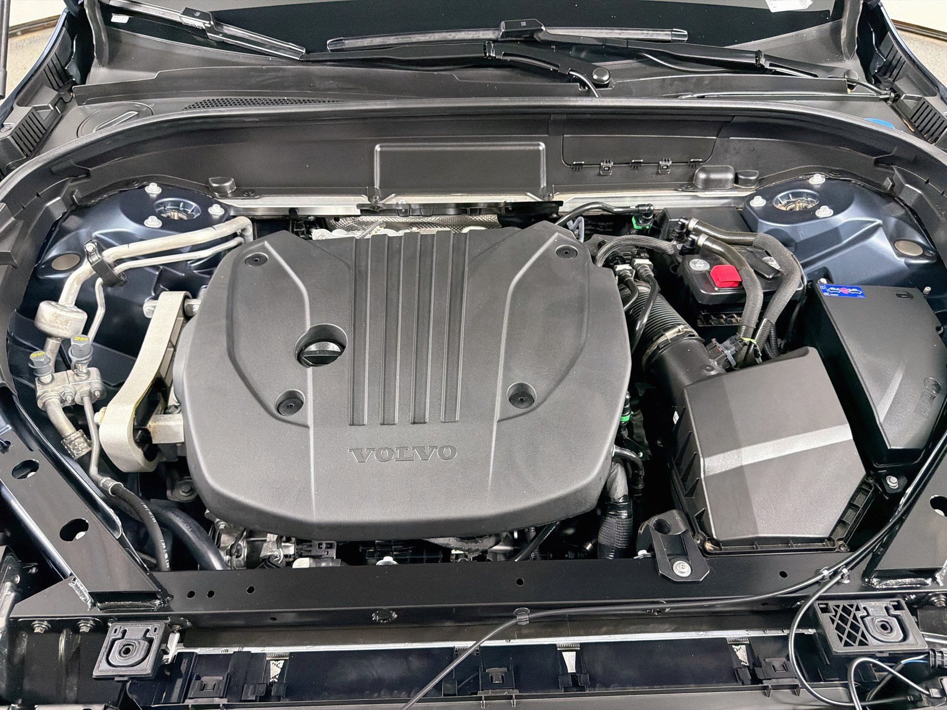 Certified 2026 Volvo XC60 B5 Ultra AWD/4WD image 32