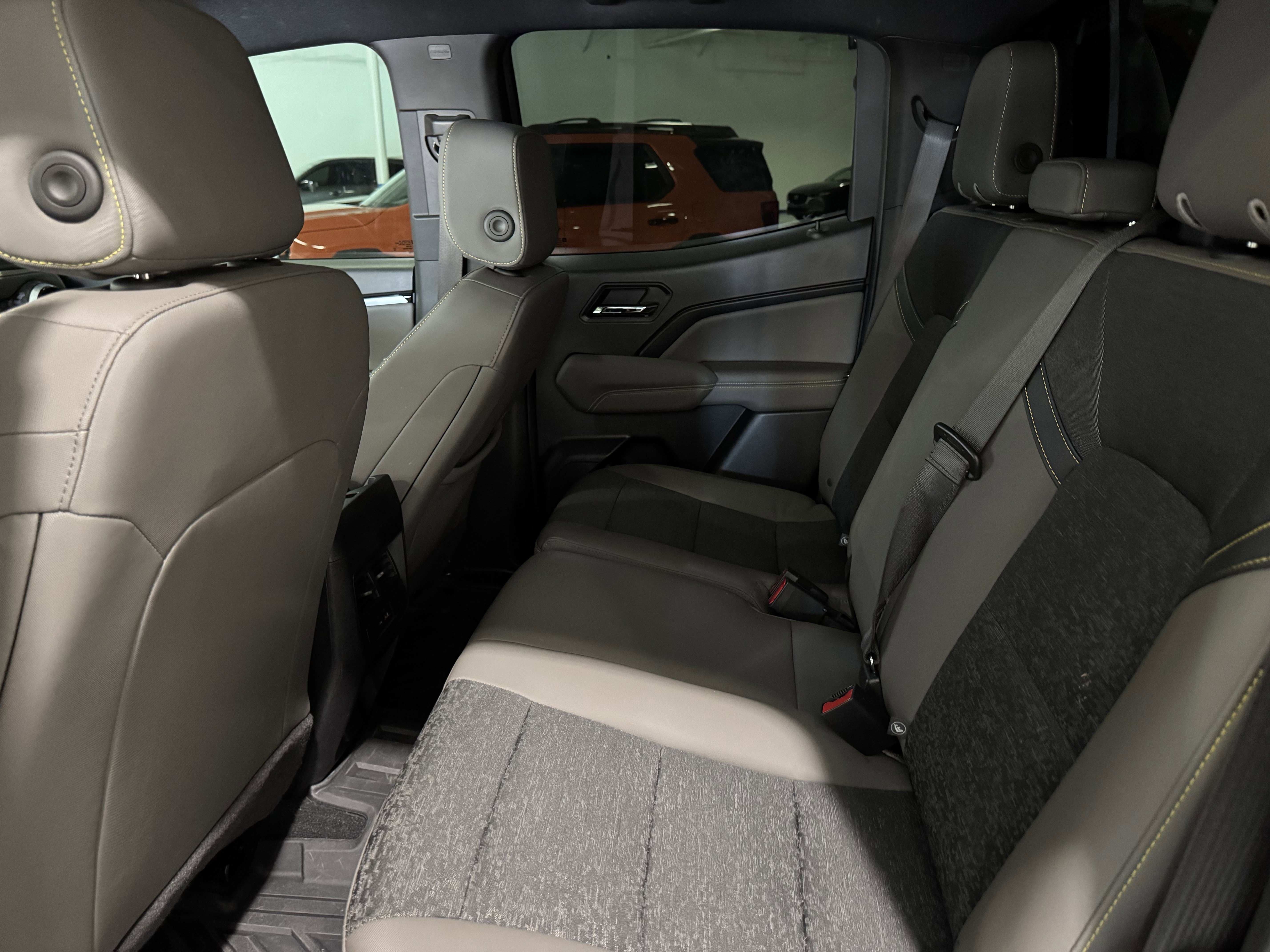 Used 2024 Chevrolet Colorado ZR2 w/ Technology Package image 33