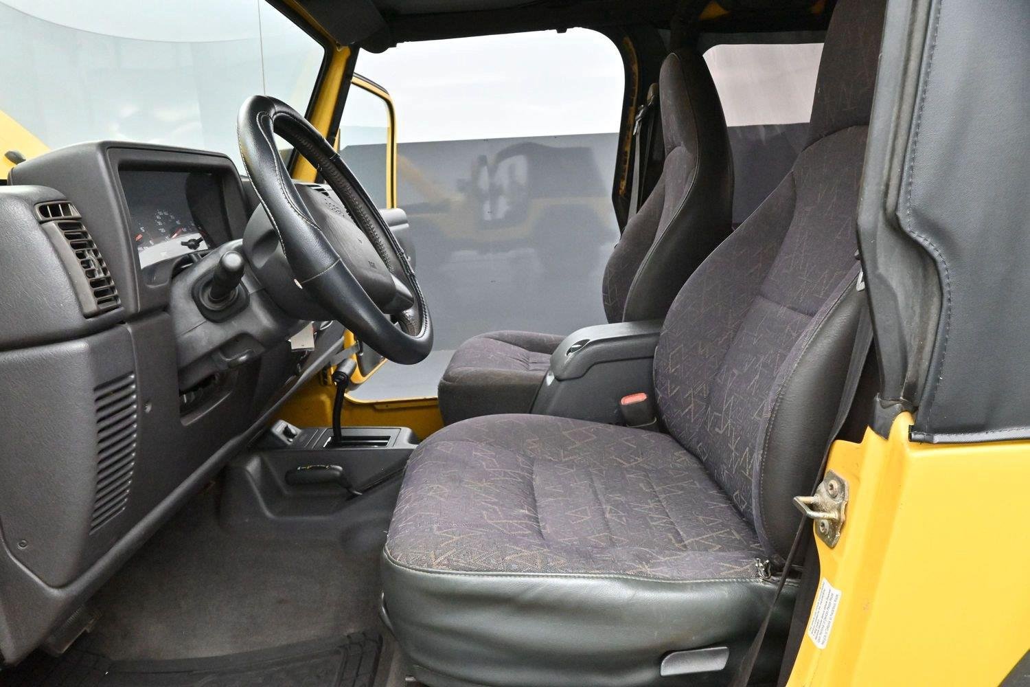 Used 2002 Jeep Wrangler X AWD/4WD image 12