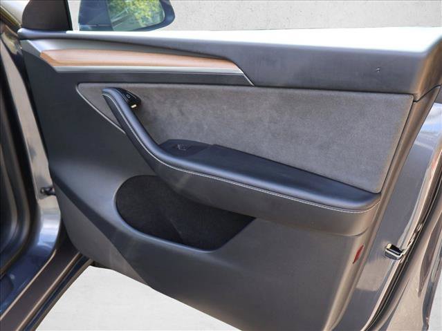 Used 2023 Tesla Model Y Long Range AWD/4WD image 29