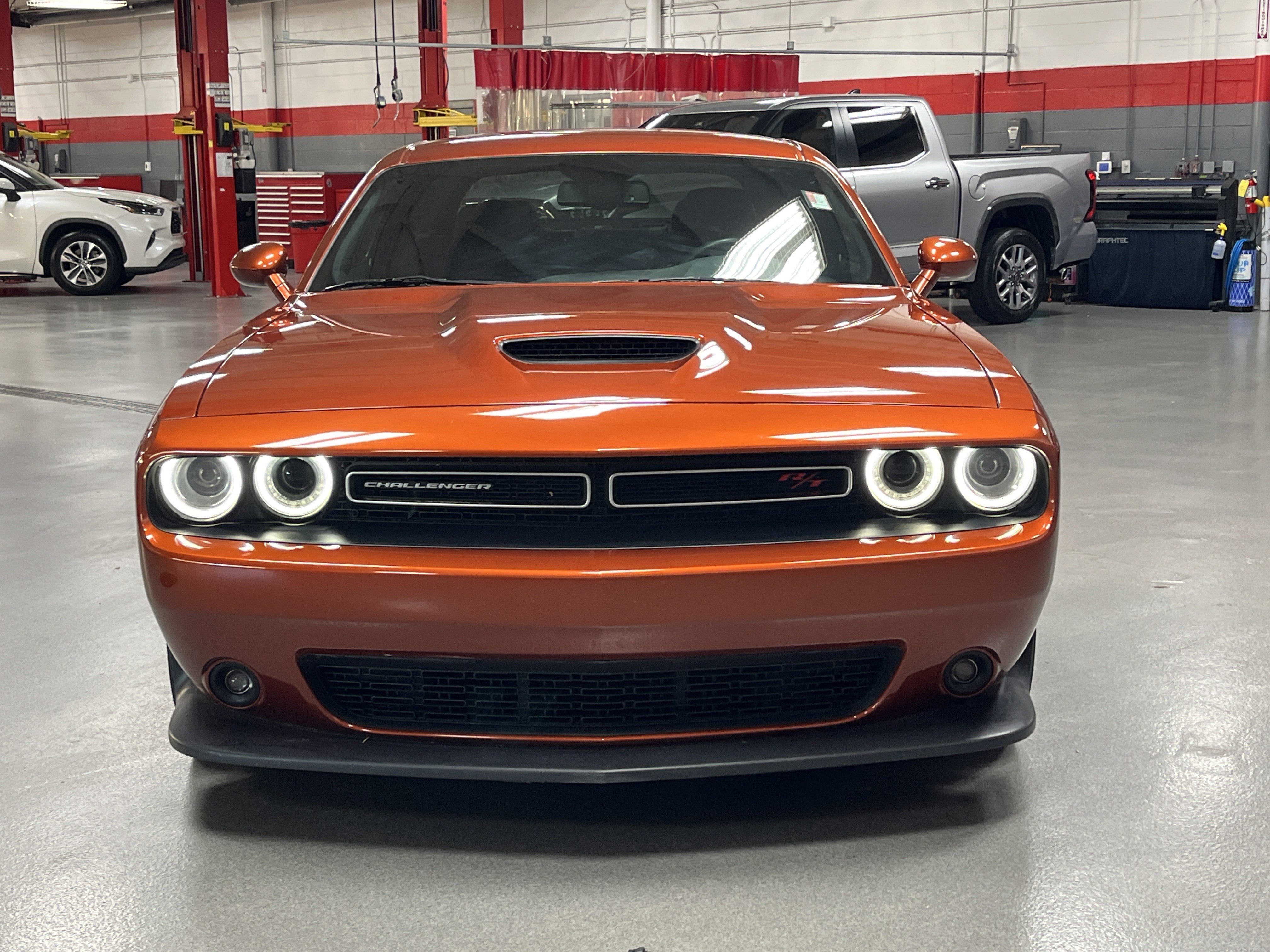 Used 2022 Dodge Challenger R/T video 3