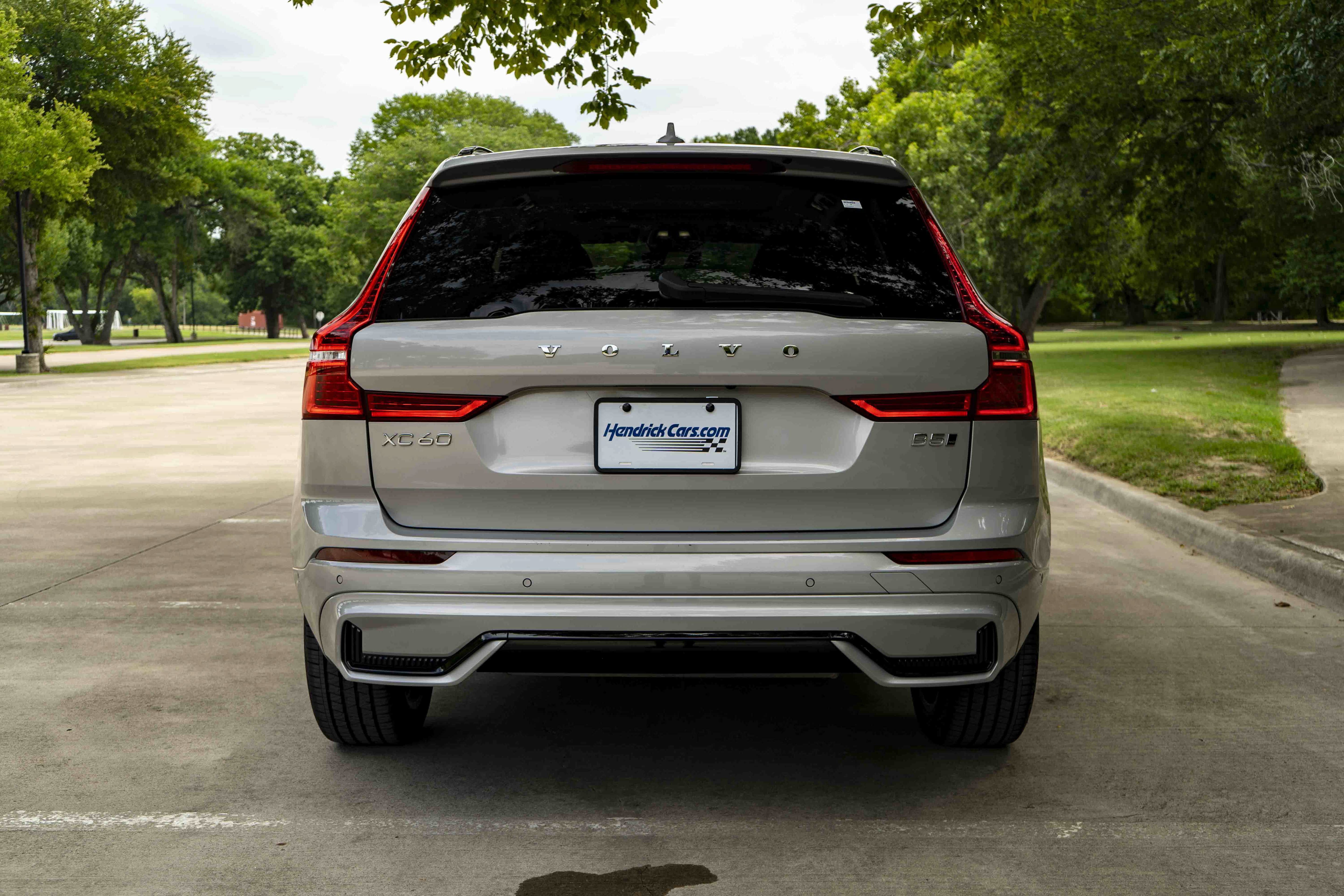 Used 2024 Volvo XC60 B5 Plus AWD/4WD image 8