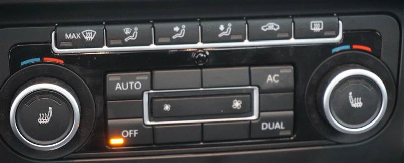 Used 2012 Volkswagen Jetta GLI FWD image 17