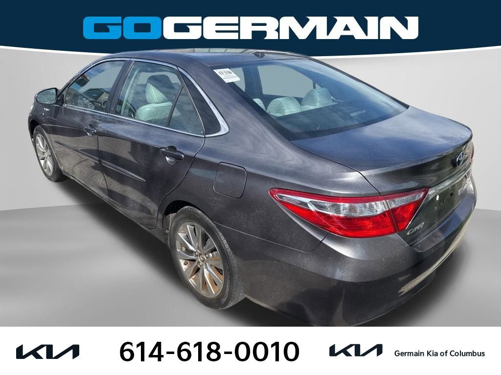 Used 2017 Toyota Camry XLE image 3