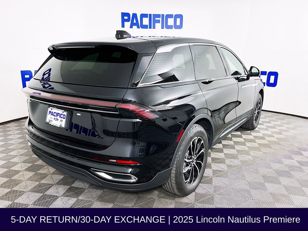 Used 2025 Lincoln Nautilus Premier w/ Equipment Group 102A AWD/4WD image 8