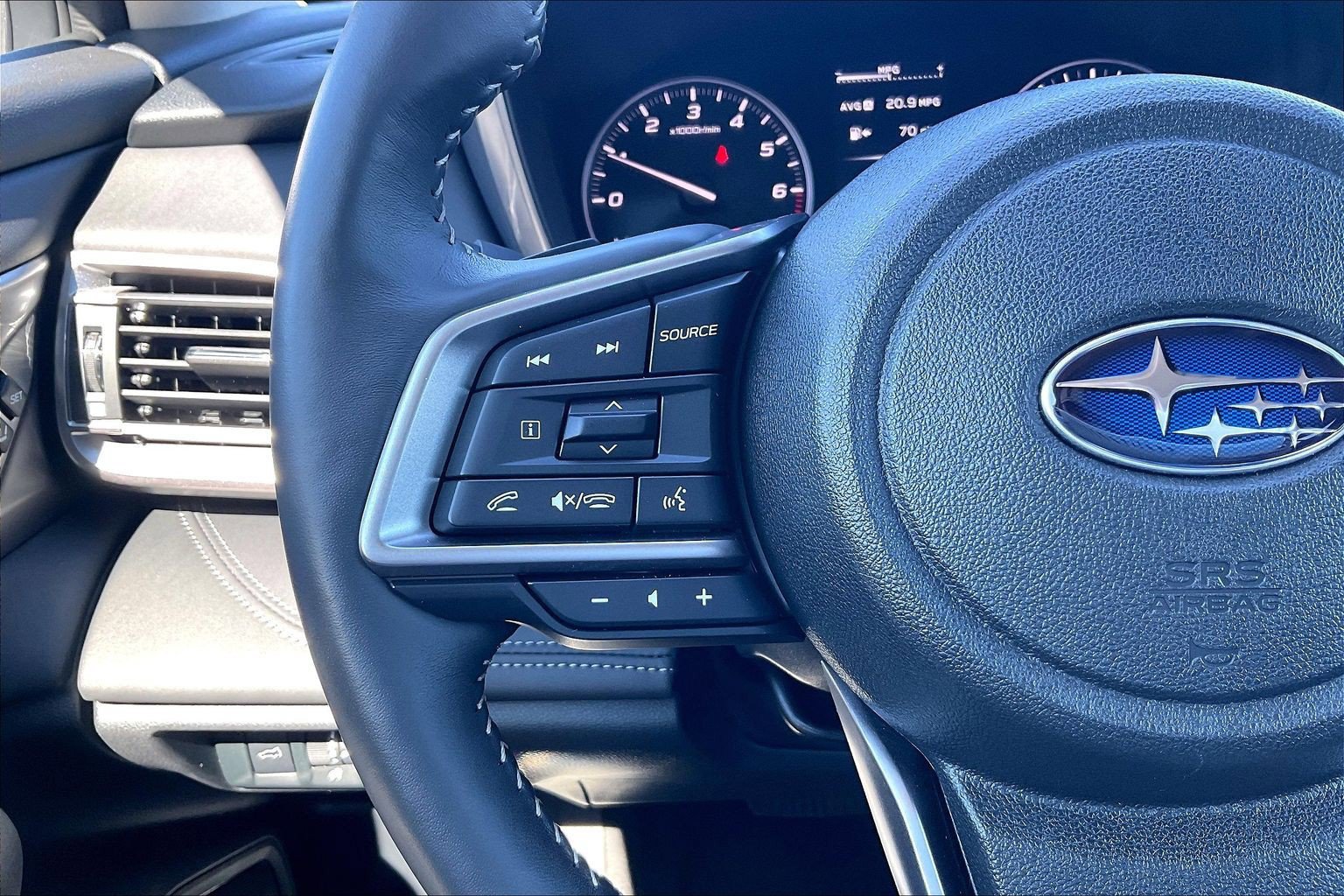 Certified 2025 Subaru Outback Touring AWD/4WD image 25