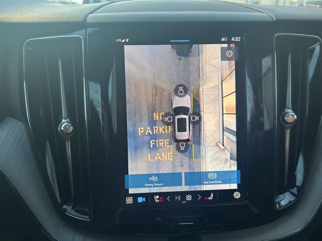 Certified 2025 Volvo XC60 B5 Plus AWD/4WD image 24
