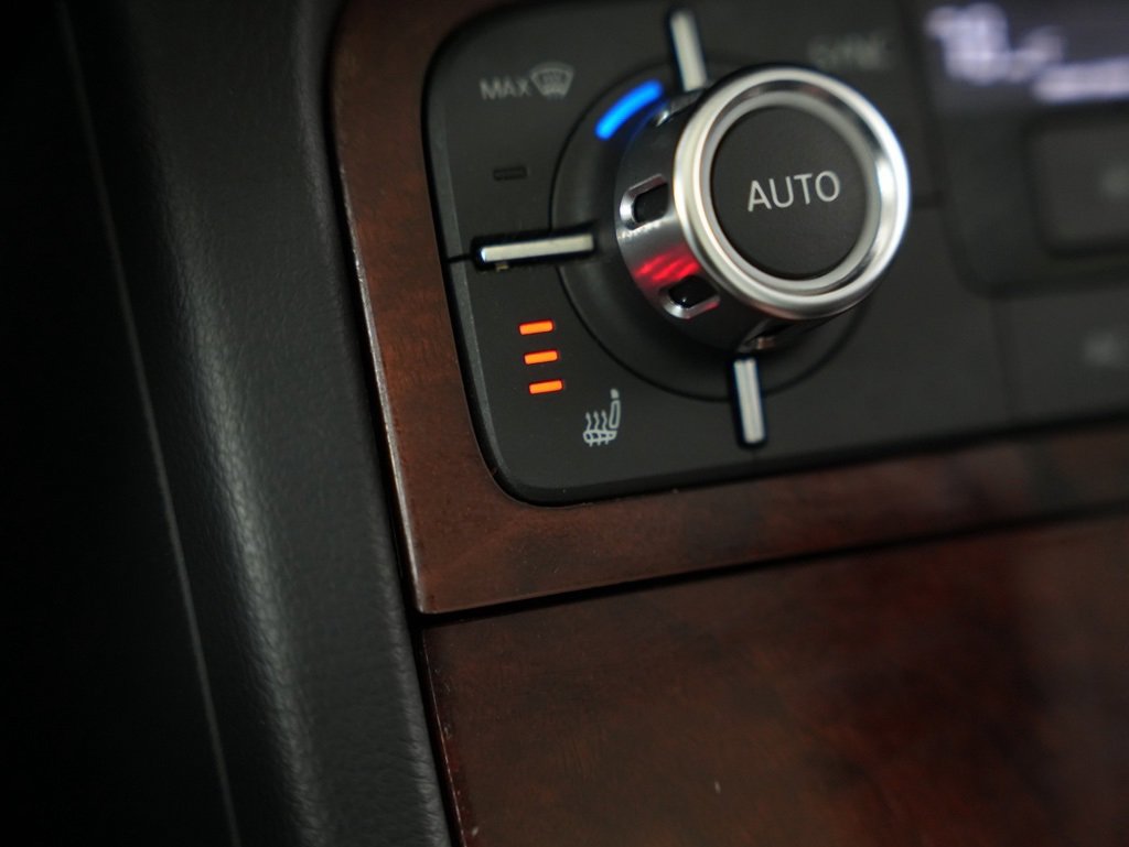 Used 2013 Volkswagen Touareg VR6 image 27